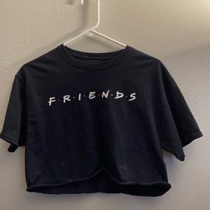 Cropped FRIENDS shirt